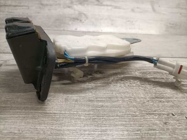 bontott SUZUKI LIANA Csomagtérajtó Zárszerkezet