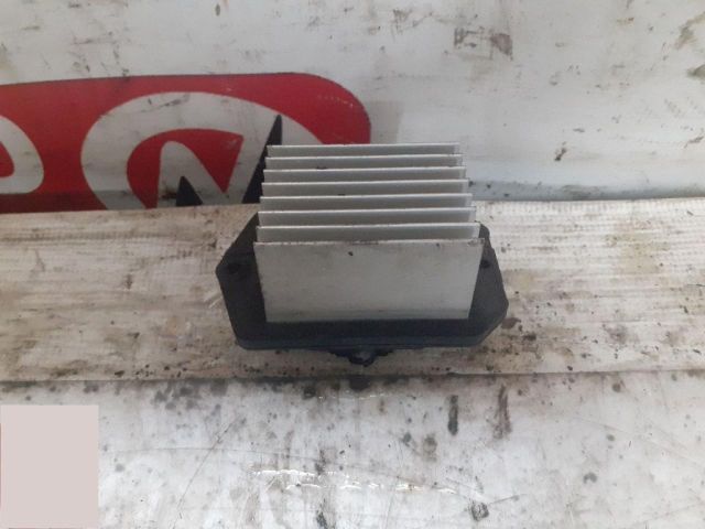 bontott SUZUKI LIANA Előtét Ellenállás Fűtőmotor