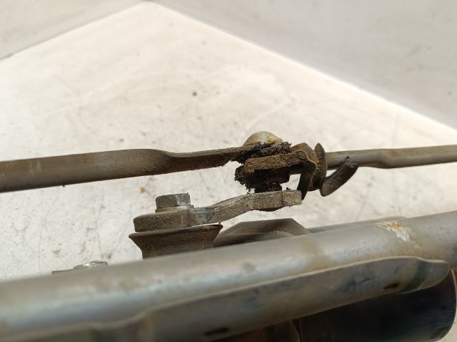 bontott SUZUKI LIANA Első Ablaktörlő Szerkezet Motorral