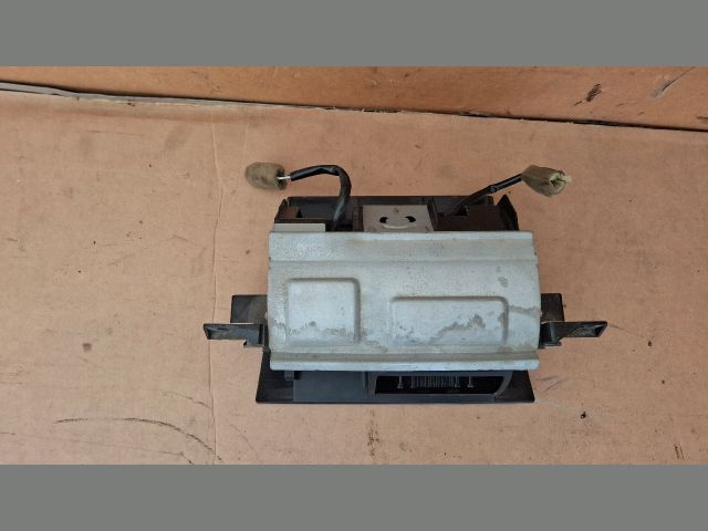 bontott SUZUKI LIANA Első Hamutartó