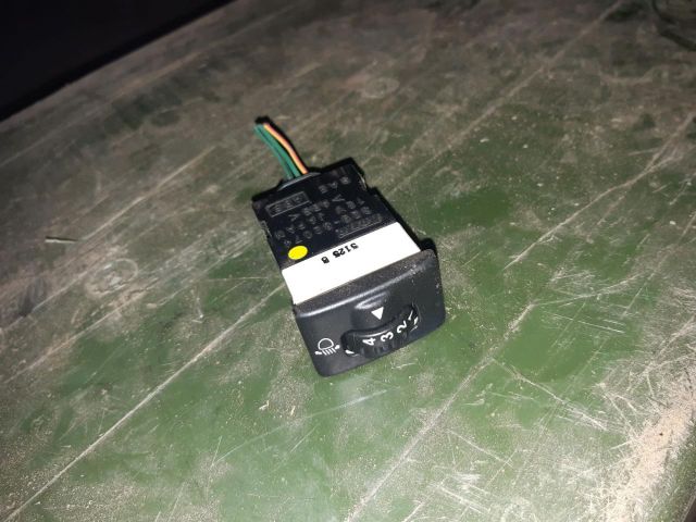 bontott SUZUKI LIANA Fényszórómagasság Állító Kapcsoló