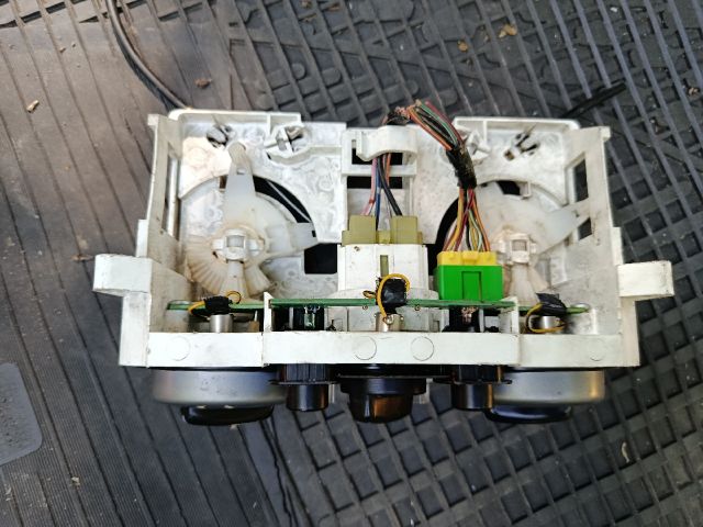 bontott SUZUKI LIANA Fűtéskapcsoló (manuális klímás)