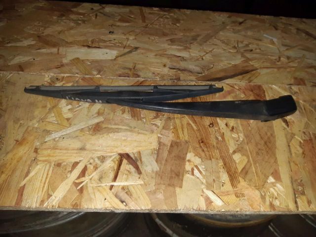 bontott SUZUKI LIANA Hátsó Ablaktörlő Kar