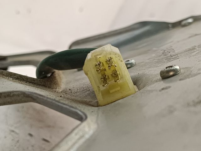 bontott SUZUKI LIANA Hátsó Ablaktörlő Motor