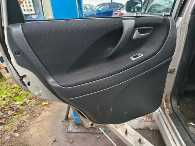 bontott SUZUKI LIANA Hátsó középső Biztonsági Öv Csat