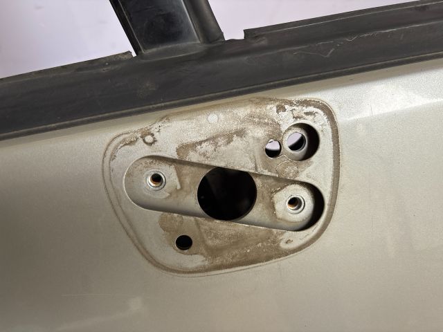 bontott SUZUKI LIANA Jobb első Ajtó (Üres lemez)