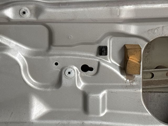 bontott SUZUKI LIANA Jobb első Ajtó (Üres lemez)