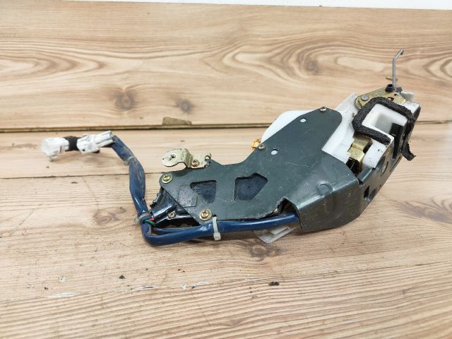 bontott SUZUKI LIANA Jobb első Ajtózár