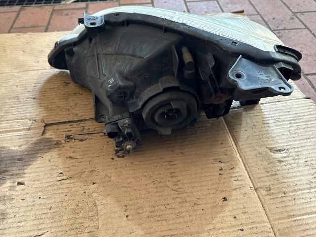 bontott SUZUKI LIANA Jobb Fényszóró