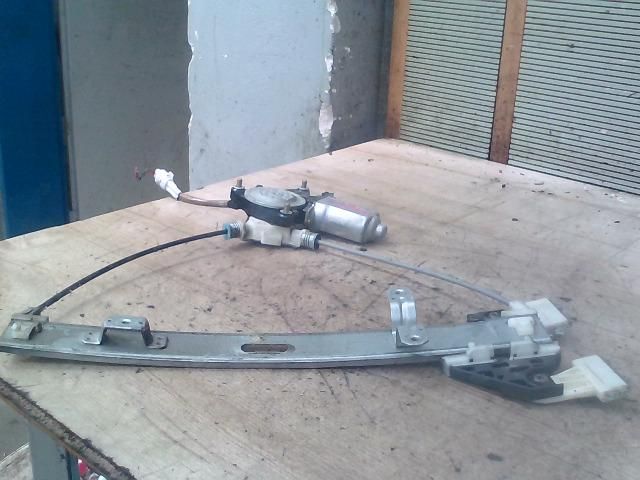 bontott SUZUKI LIANA Jobb hátsó Ablakemelő Szerkezet (Elektromos)