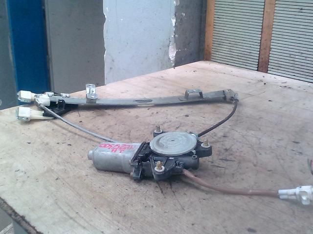 bontott SUZUKI LIANA Jobb hátsó Ablakemelő Szerkezet (Elektromos)