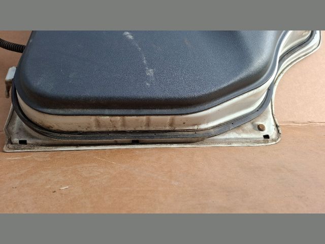 bontott SUZUKI LIANA Jobb hátsó Ajtó (Részeivel)