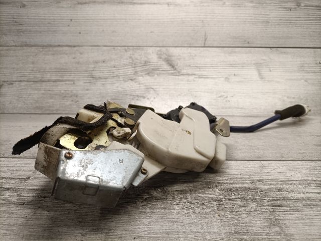 bontott SUZUKI LIANA Jobb hátsó Ajtózár