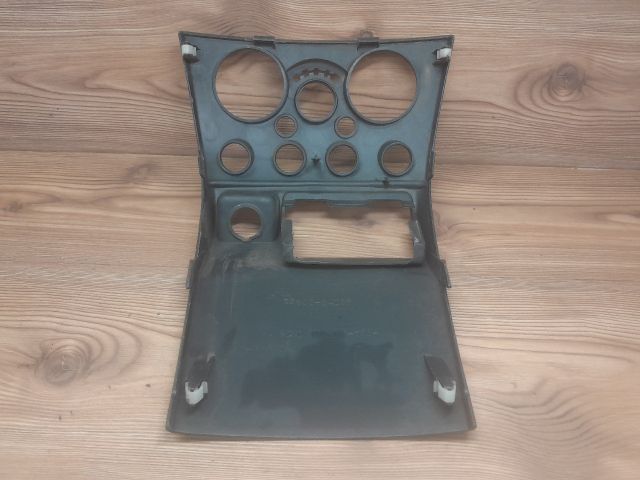 bontott SUZUKI LIANA Középkonzol Keret