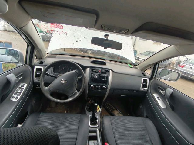 bontott SUZUKI LIANA Műszerfal Héj