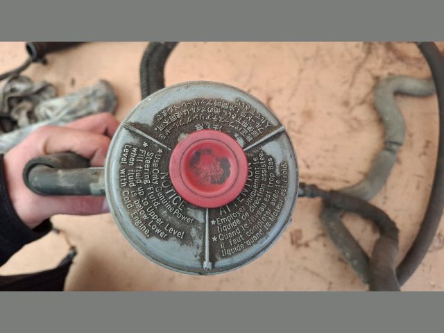 bontott SUZUKI LIANA Szervóolaj Tartály