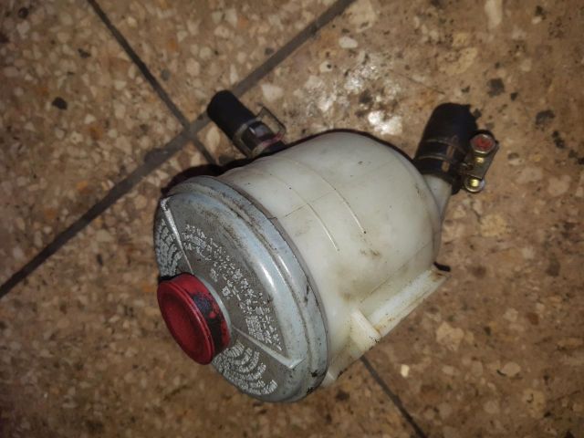 bontott SUZUKI LIANA Szervóolaj Tartály