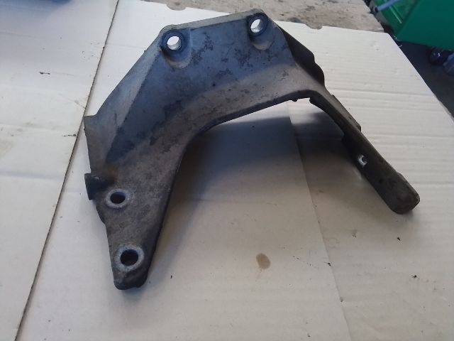 bontott SUZUKI LIANA Tartó Bak