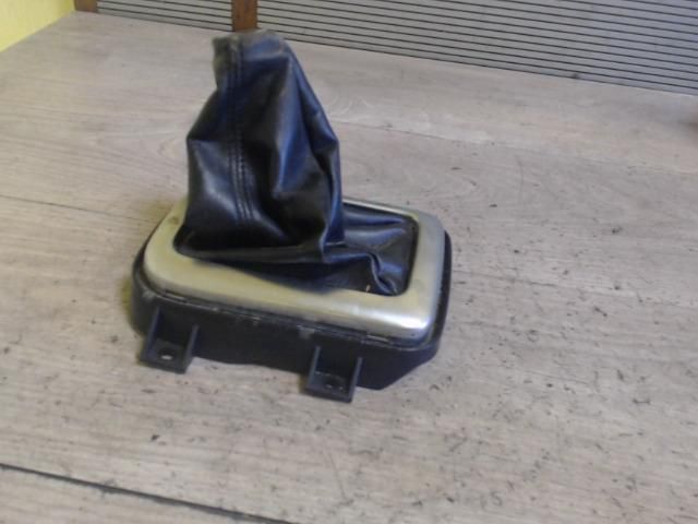 bontott SUZUKI LIANA Váltószoknya