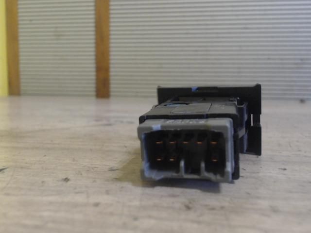 bontott SUZUKI LIANA Vészvillogó Kapcsoló