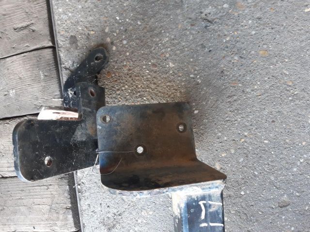 bontott SUZUKI LIANA Vonóhorog