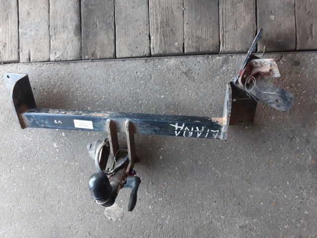 bontott SUZUKI LIANA Vonóhorog