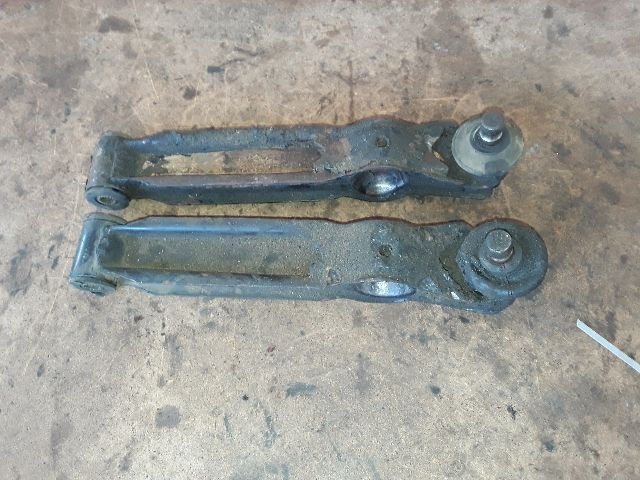 bontott SUZUKI MARUTI Bal első Lengőkar