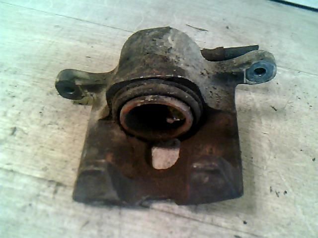 bontott SUZUKI MARUTI Jobb első Féknyereg Munkahengerrel