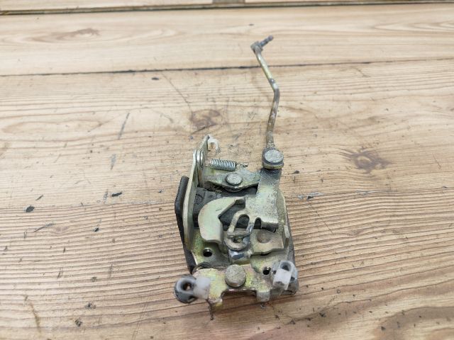 bontott SUZUKI MARUTI Bal első Ajtózár