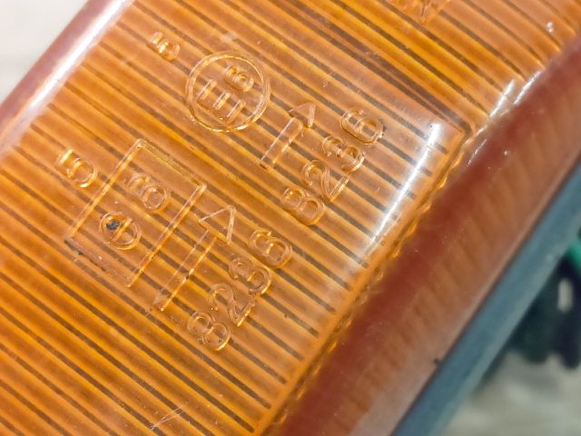 bontott SUZUKI MARUTI Bal első Sárvédő Irányjelző