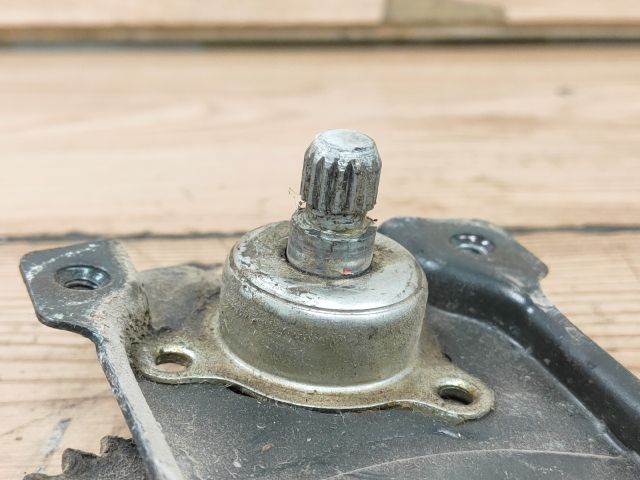 bontott SUZUKI MARUTI Bal hátsó Ablakemelő Szerkezet (Mechanikus)