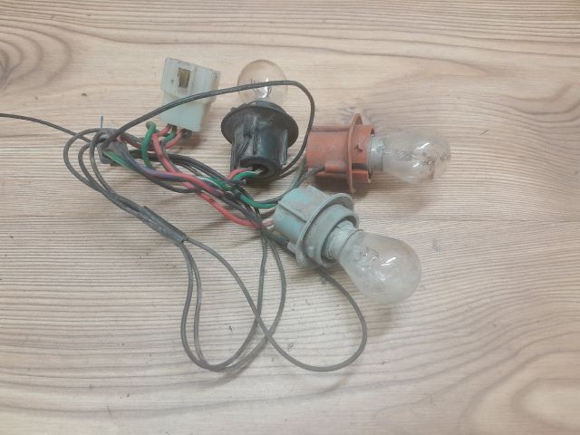 bontott SUZUKI MARUTI Bal Hátsó Lámpa Foglalat