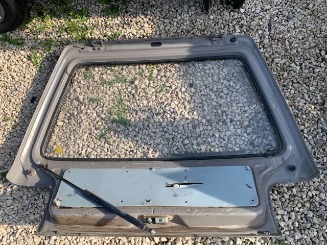 bontott SUZUKI MARUTI Csomagtérajtó (Üres lemez)