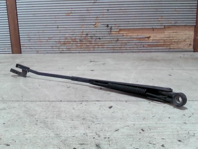 bontott SUZUKI MARUTI Jobb első Ablaktörlő Kar