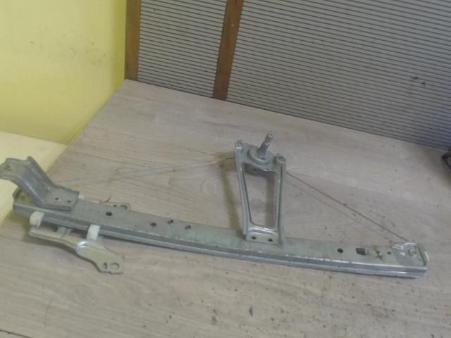 bontott SUZUKI MARUTI Jobb hátsó Ablakemelő Szerkezet (Mechanikus)