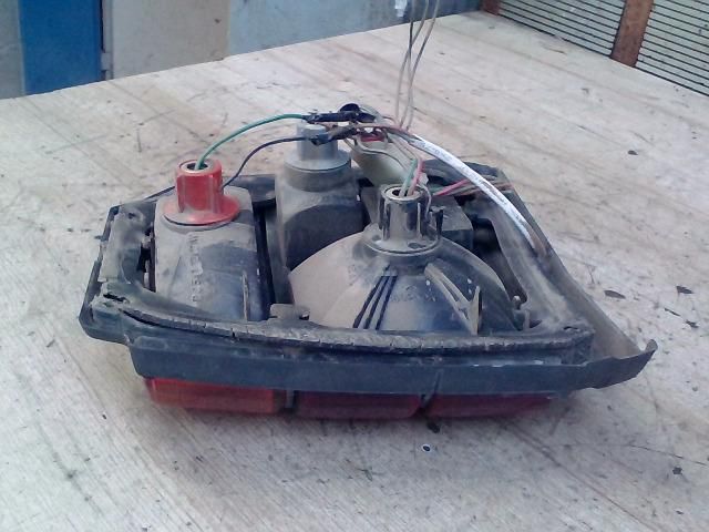 bontott SUZUKI MARUTI Jobb Hátsó Lámpa