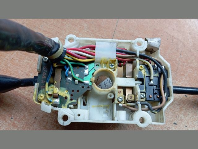 bontott SUZUKI MARUTI Komplett Kormánykapcsoló (Bajuszkapcsoló)