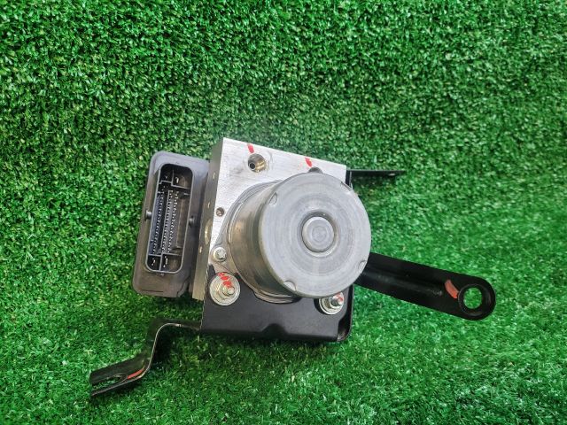 bontott SUZUKI S-CROSS ABS Kocka