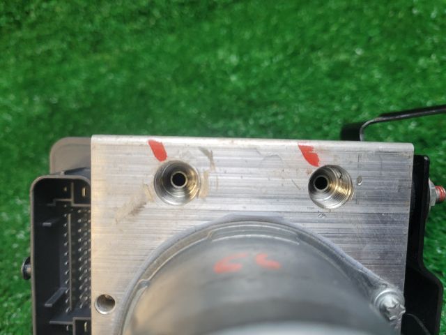 bontott SUZUKI S-CROSS ABS Kocka