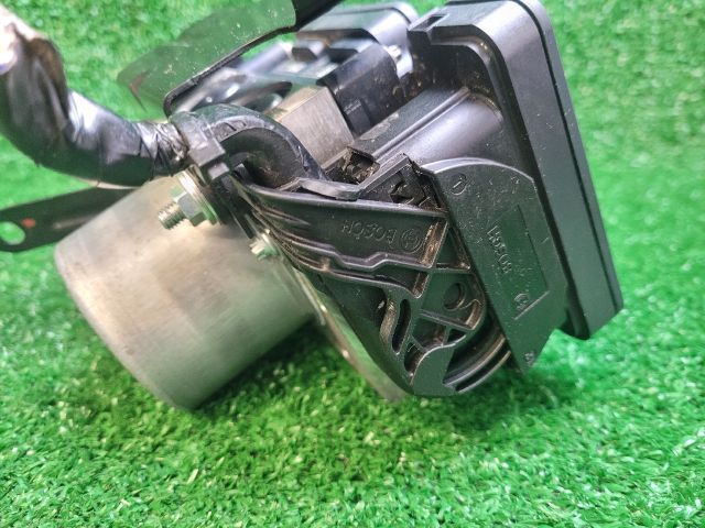 bontott SUZUKI S-CROSS ABS Kocka