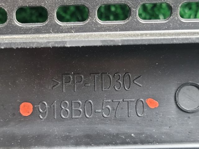 bontott SUZUKI S-CROSS Akkumulátor Fedél