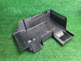 bontott SUZUKI S-CROSS Akkumulátor Fedél