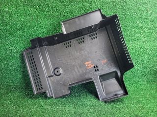 bontott SUZUKI S-CROSS Akkumulátor Fedél