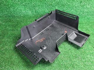 bontott SUZUKI S-CROSS Akkumulátor Fedél