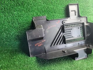 bontott SUZUKI S-CROSS Akkumulátor Fedél