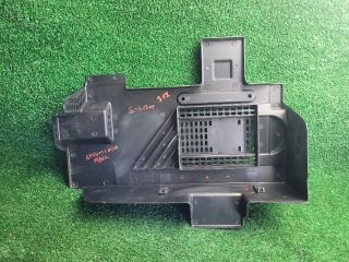 bontott SUZUKI S-CROSS Akkumulátor Fedél