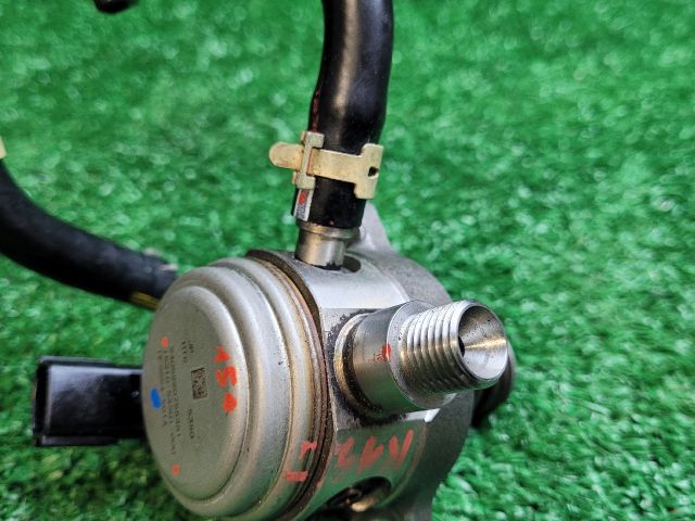 bontott SUZUKI S-CROSS Nagynyomású Szivattyú