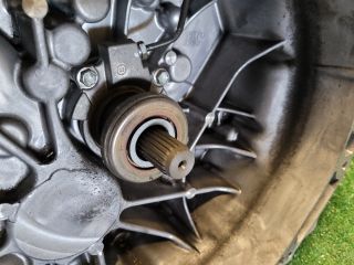 bontott SUZUKI S-CROSS Váltó (Mechanikus)