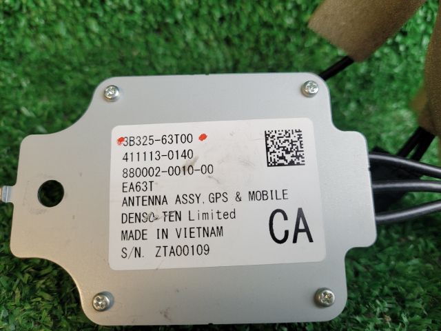 bontott SUZUKI S-CROSS Antenna Erősítő