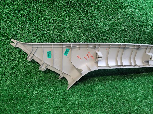 bontott SUZUKI S-CROSS Bal A Oszlop Burkolat